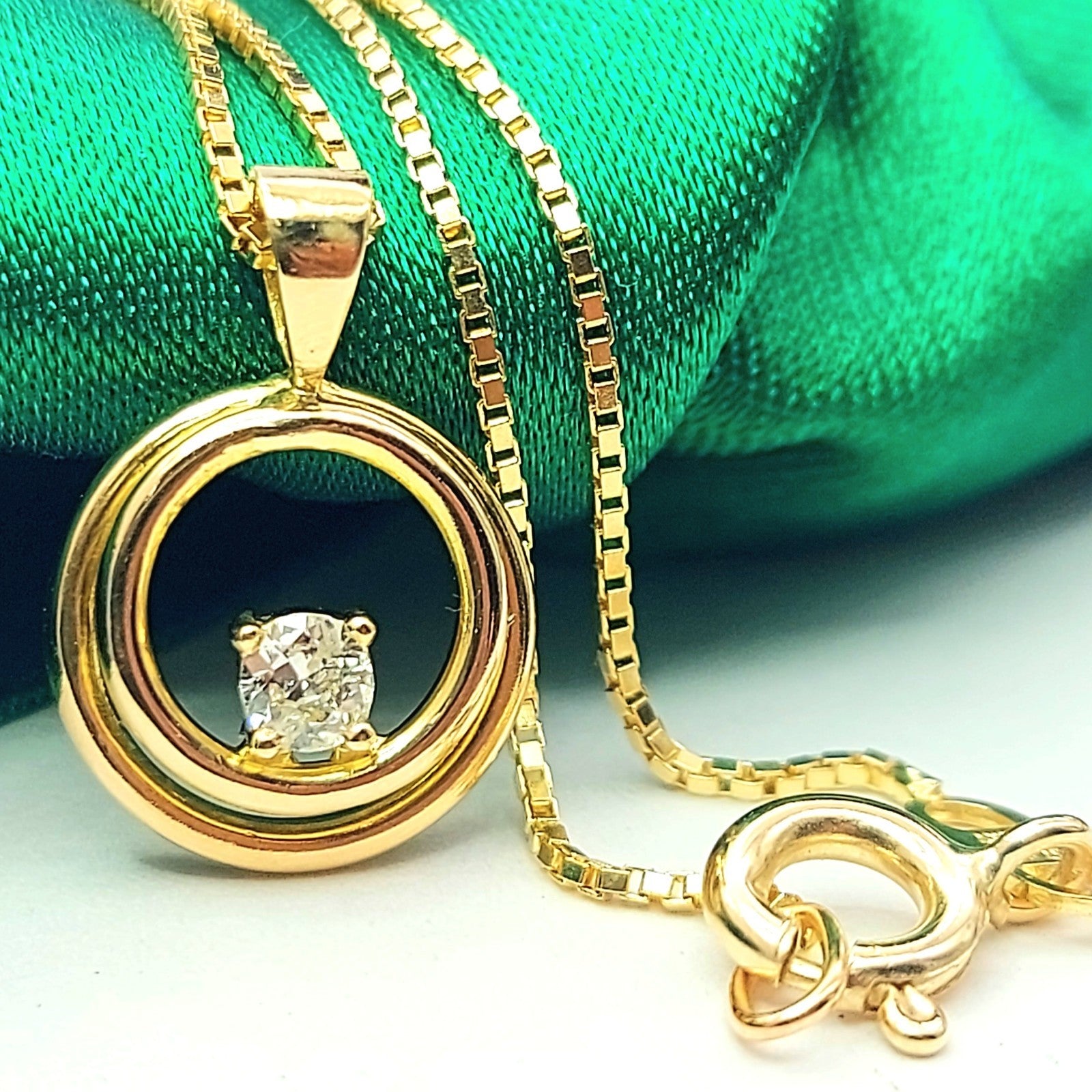 Ladies Yellow Gold 14ct (585, 14K) Dainty Circle Solitaire Diamond Necklace