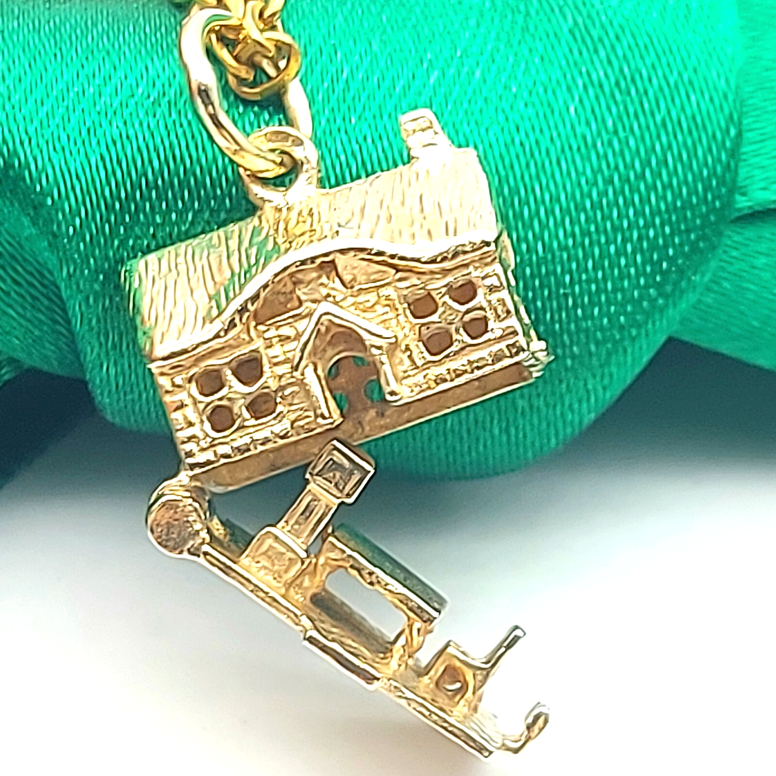 Antique Flip-Open House Yellow Gold 9ct (375, 9K) High Quality Artisan Pendant