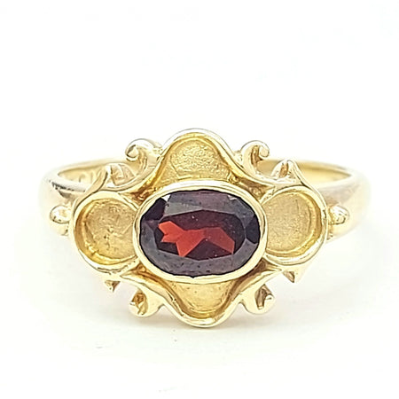Ladies Yellow Gold 9ct (375, 9K) Oval Natural Garnet Motif Ornamental Ring