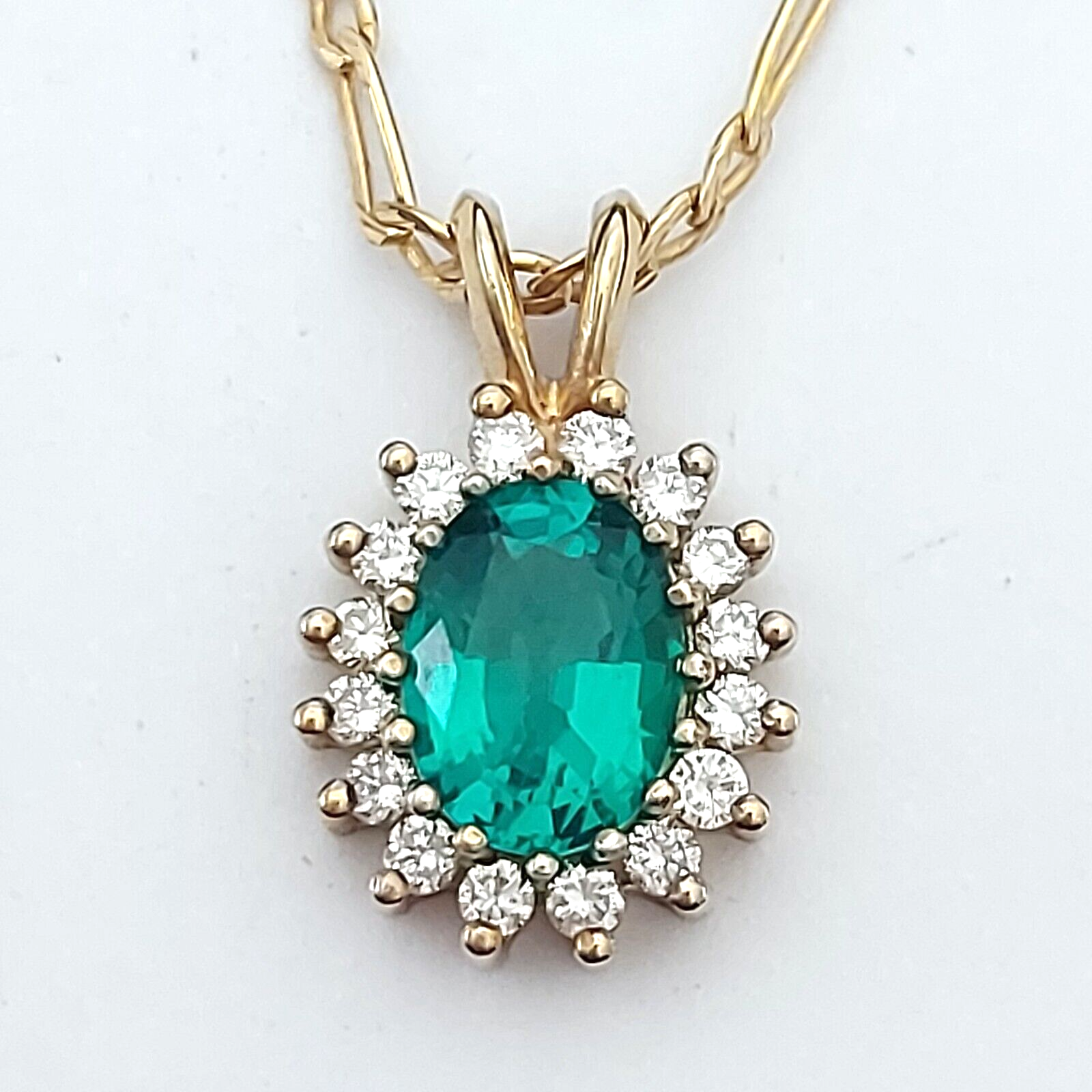 Ladies 9ct (375,9K)Yellow Gold Necklace With Created Emerald & 0.41pts Diamonds