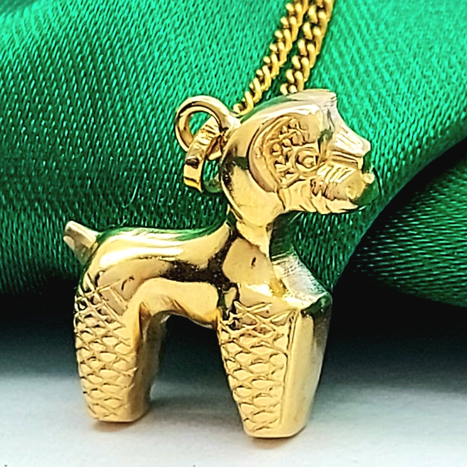 Standard Poodle Yellow Gold 18ct (750, 18K) Rare High Quality Dog Pendant