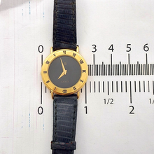 Load image into Gallery viewer, Gucci 3000L Quartz Ladies Watch 25mm Yellow Gold Crocodile Skin Watch
