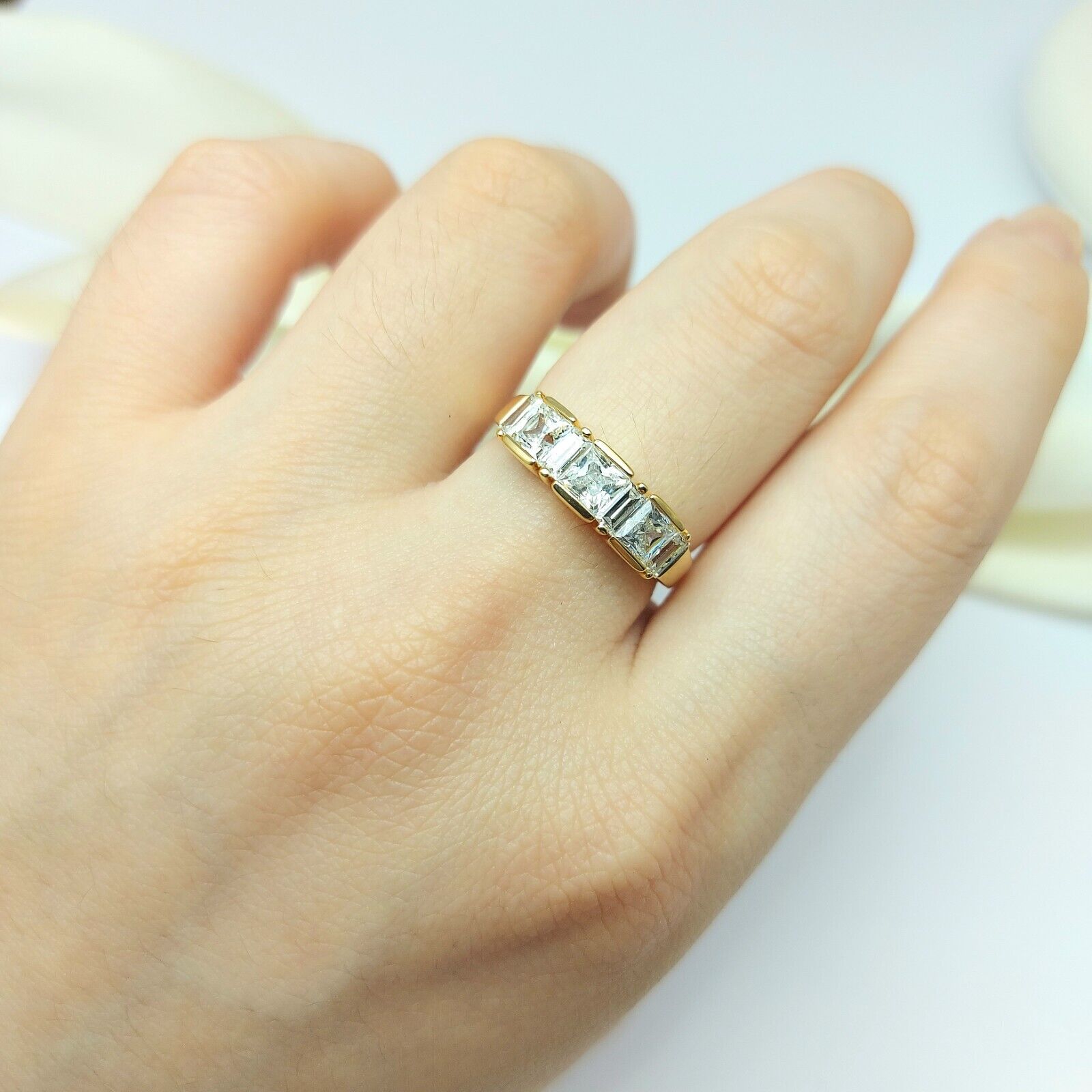 Ladies Yellow Gold 14ct (585,14K) High Quality Solid Diamantes Princess Cut