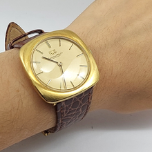 Load image into Gallery viewer, Unisex 18ct (750, 18K) Solid Yellow Gold Vintage IWC Swiss Watch w Leather Strap
