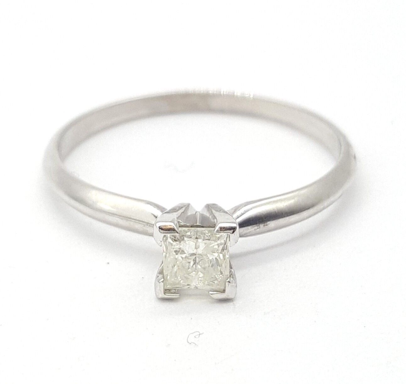Ladies Ring 14ct (585,14ct) White Gold Natural 0.31ct Princess Cut Diamond Ring