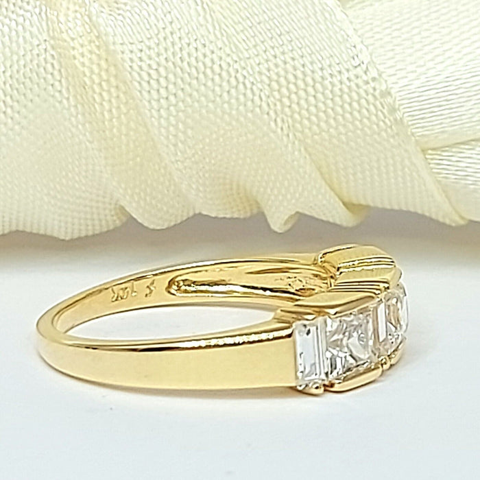 Ladies Yellow Gold 14ct (585,14K) High Quality Solid Diamantes Princess Cut