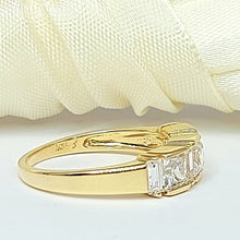 Load image into Gallery viewer, Ladies Yellow Gold 14ct (585,14K) High Quality Solid Diamantes Princess Cut
