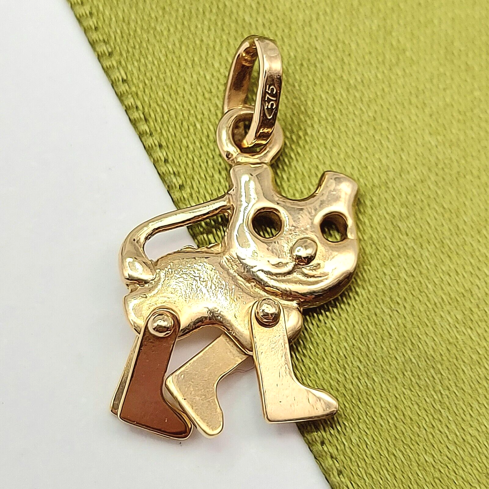Unisex Yellow Gold 9ct (375, 9K) Unique Solid Gold Moving Cat Pendant