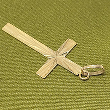 Load image into Gallery viewer, Ladies Yellow Gold 9ct (375, 9K) Italian Starburst Diamond Cut Cross Pendant
