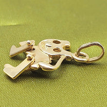 Load image into Gallery viewer, Unisex Yellow Gold 9ct (375, 9K) Unique Solid Gold Moving Cat Pendant
