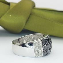 Load image into Gallery viewer, Ladies White Gold Ring 10ct (417,10K) White Gold Natural Diamond Ring
