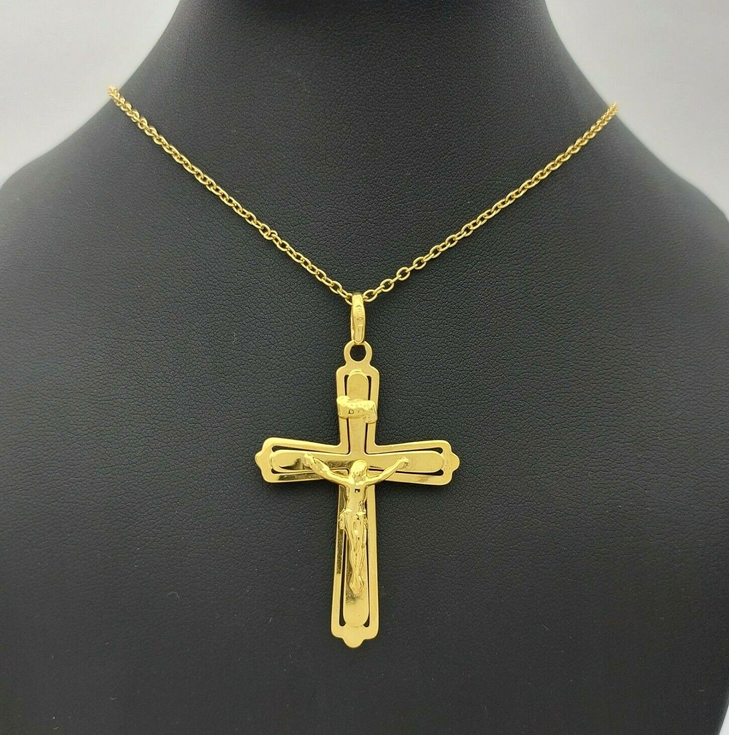 Ladies Pendant 9ct (375, 9K) Yellow Gold Crucifix Pendant
