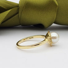 Load image into Gallery viewer, Ladies Pearl Ring 9ct (375, 9K) Yellow Gold Natural Pearl Dress Ring
