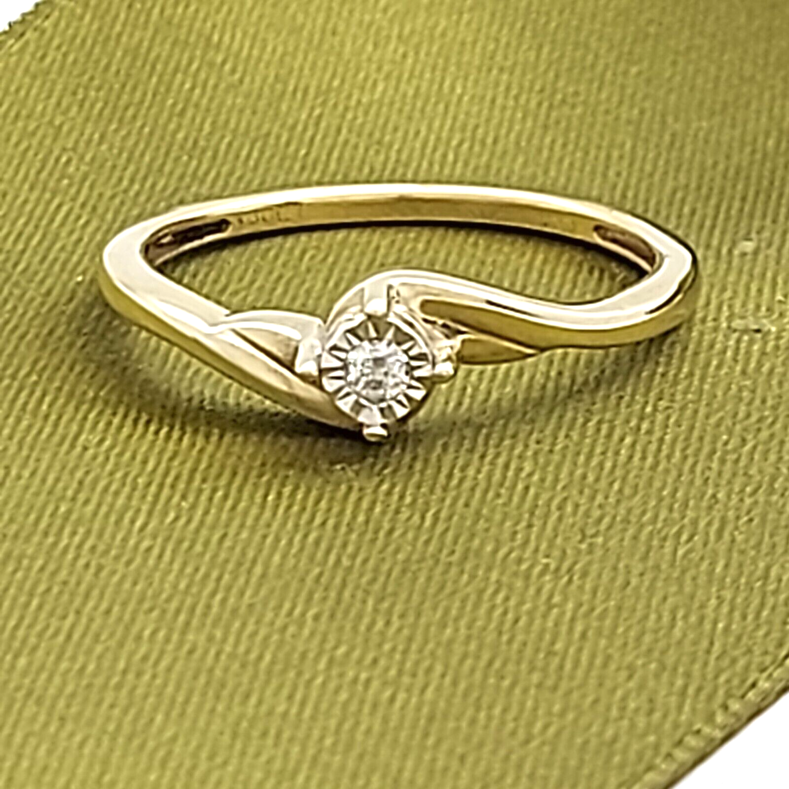 Ladies Real Yellow Gold 10ct(417, 10K) Natural Diamond Ring