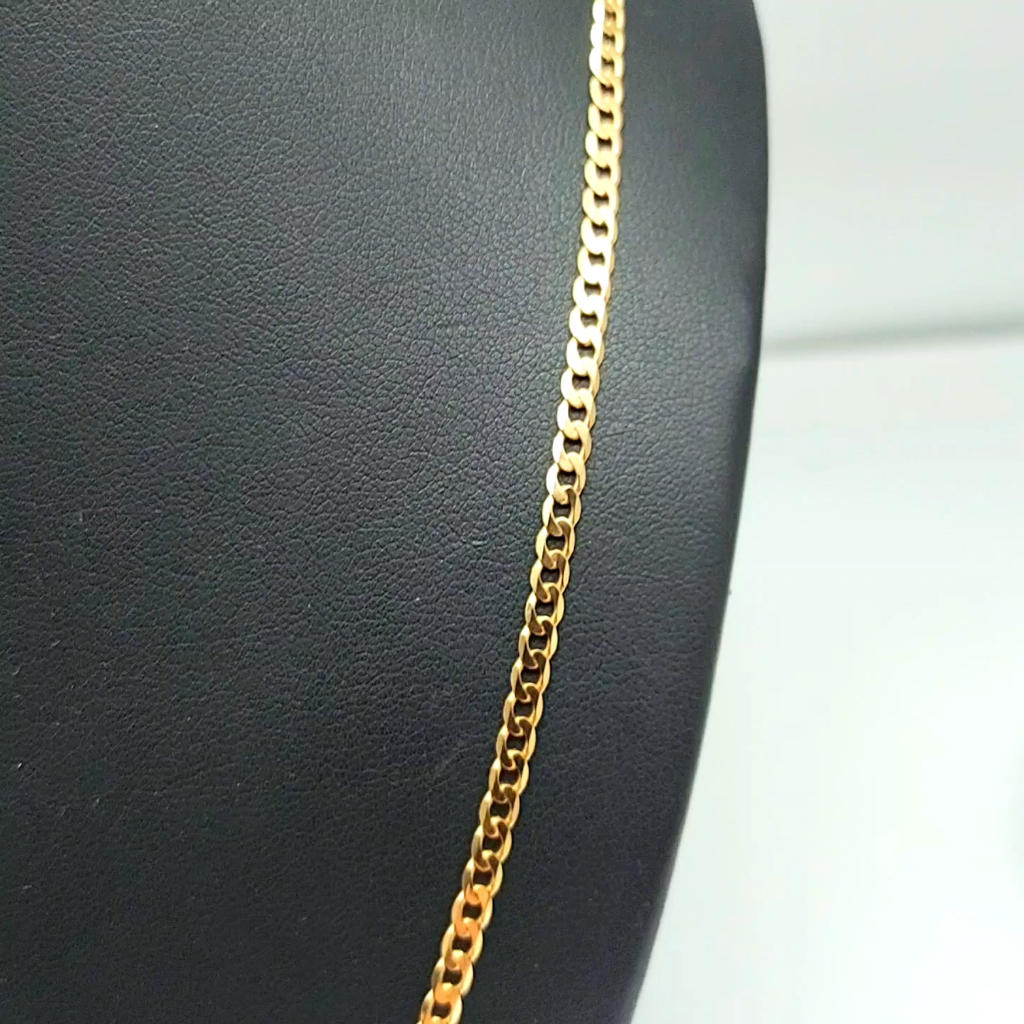 Ladies Yellow Gold 9ct (375, 9K) UNOAERRE Flat Curb Link Chain Necklace