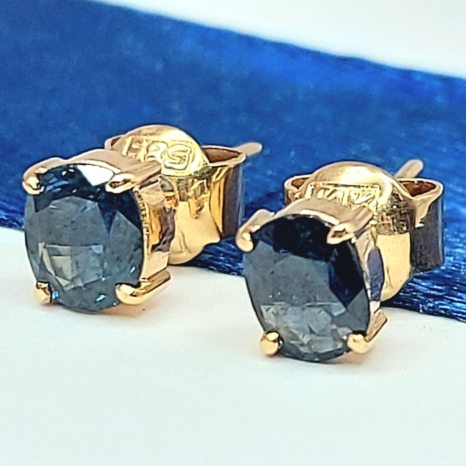 Ladies Earrings Yellow Gold 14ct (585,14K) Natural Oval Sapphire Solitaire Studs