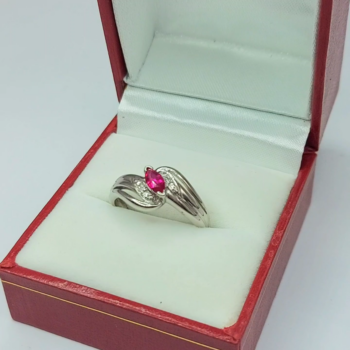 Ladies White Gold 9ct (375,9k) Ruby and Natural Diamonds Swirl Dress Ring