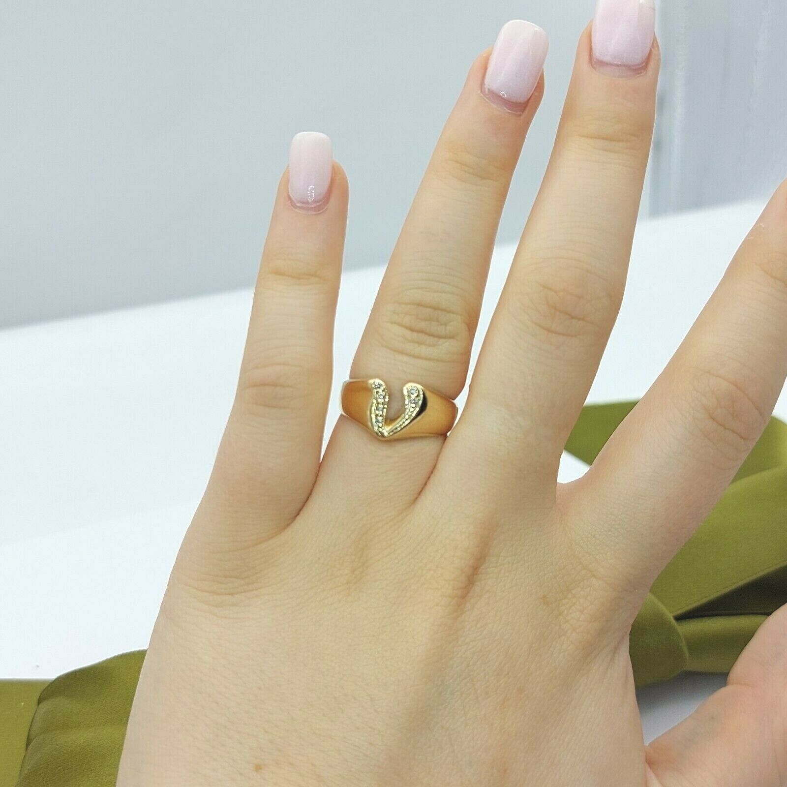 Ladies Ring 9ct (375, 9K) Yellow Gold Diamond Chip 'V' Dress Ring