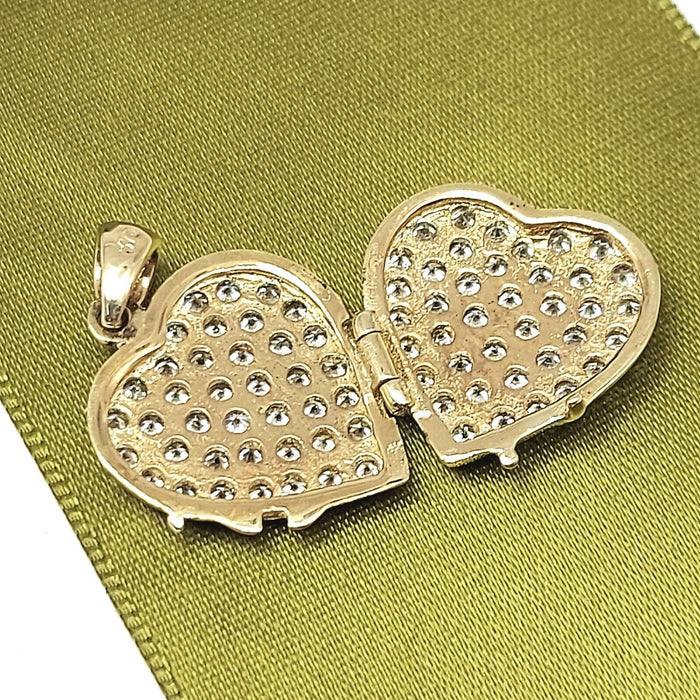 Ladies Yellow Gold 9ct (375,9K) Rare Diamantes Heart Locket Pendant