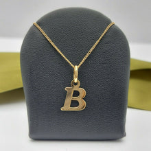 Load image into Gallery viewer, Ladies Pendant 18ct (750, 18K) Yellow Gold &#39;B&#39; Plain Pendant
