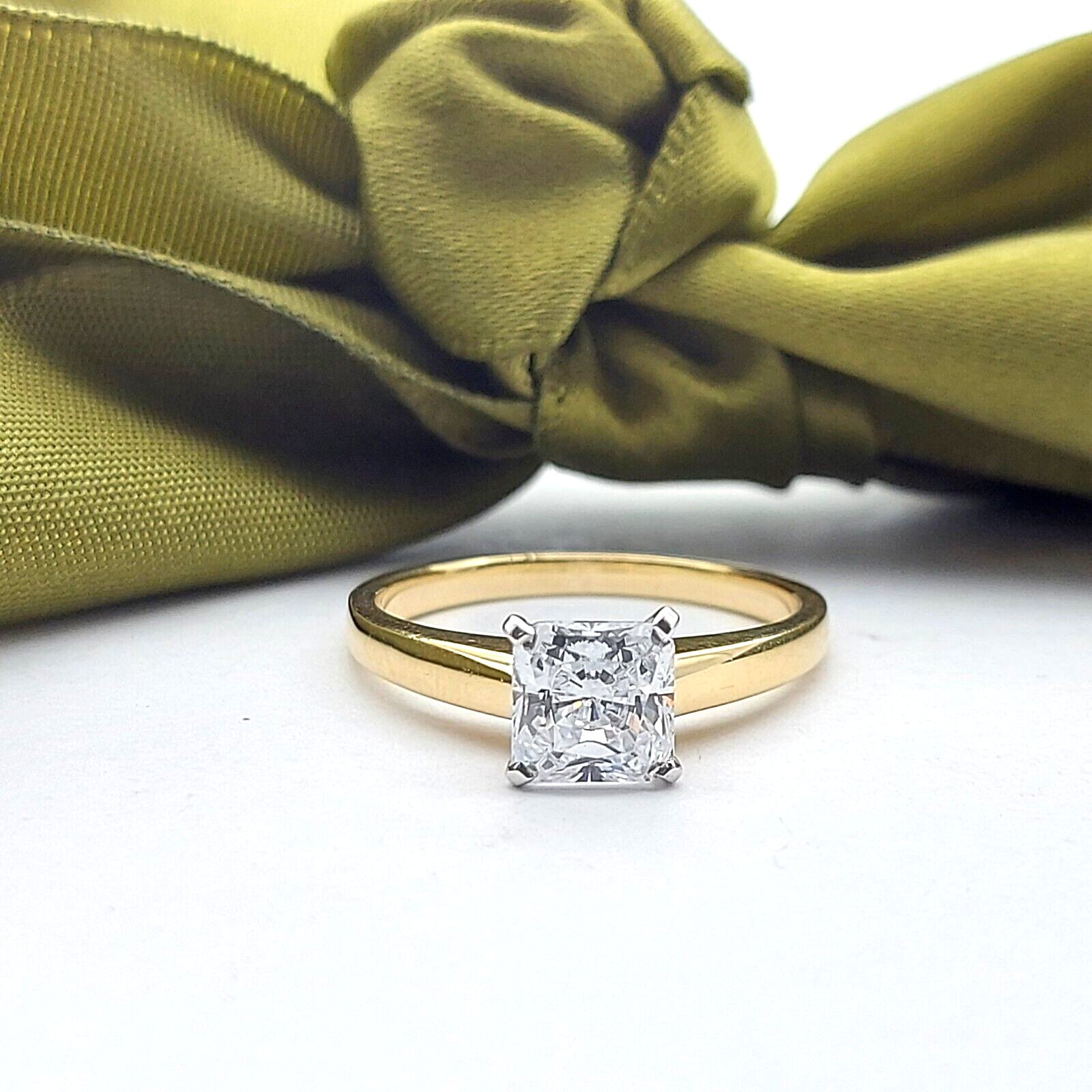 Ladies Real Yellow Gold 14ct(585, 14K) Radiant Cut Diamante Ring