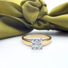 Load image into Gallery viewer, Ladies Real Yellow Gold 14ct(585, 14K) Radiant Cut Diamante Ring
