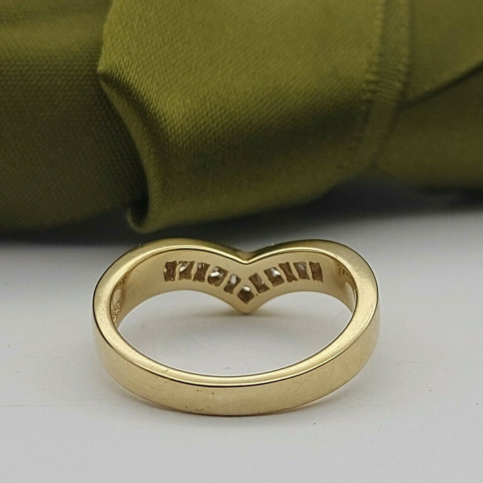 Ladies Ring 9ct (375, 9K) Yellow Gold V Shape Curve Diamond (35pts) Ring