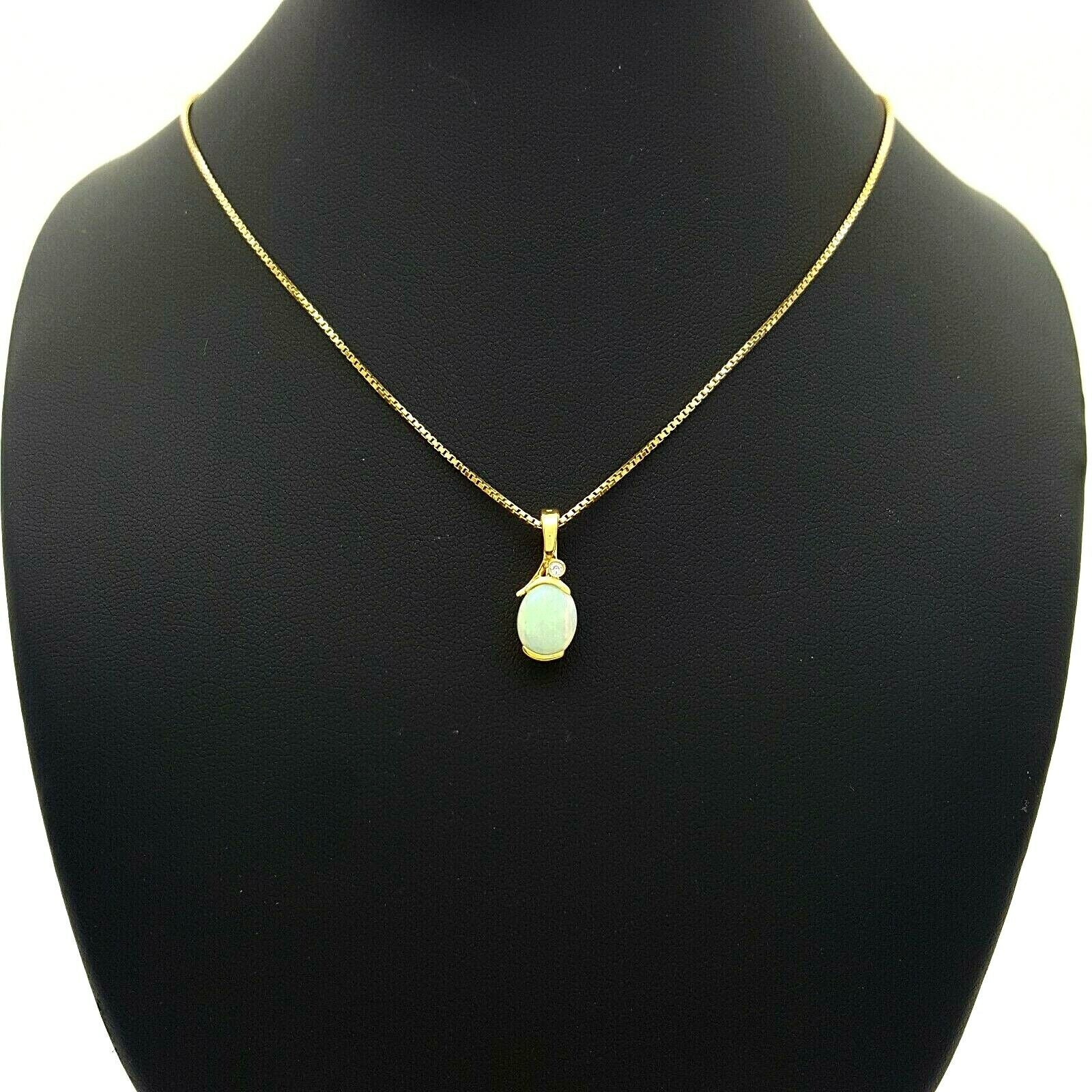 Ladies Necklace 14ct (585, 14K) Yellow Gold Natural Opal & Diamond Chip Pendant