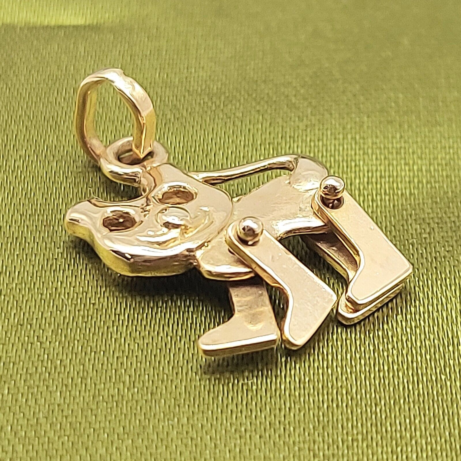Unisex Yellow Gold 9ct (375, 9K) Unique Solid Gold Moving Cat Pendant