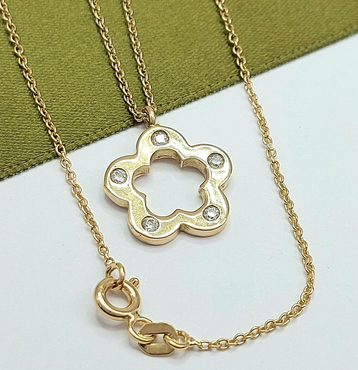 Ladies Yellow Gold 9ct (375,9K) Unique Diamante Flower Chain Necklace