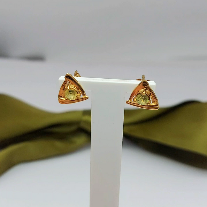 Ladies Earrings Yellow Gold 9ct (375,9k) Solid Natural Peridot Triangle Studs