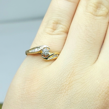 Load image into Gallery viewer, Ladies Yellow Gold 18ct (750, 18k) Rare Bypass Swirl Natural Diamond Ring
