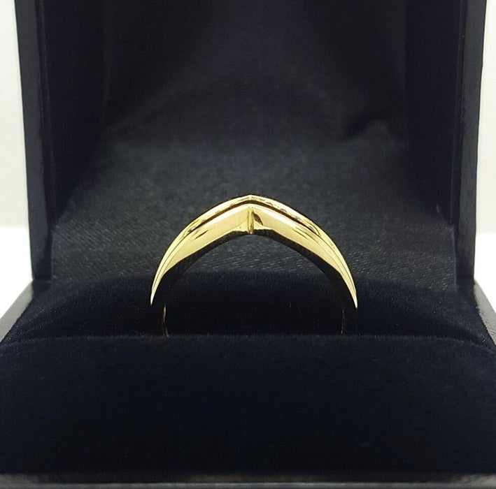 Ladies Ring 9ct (375, 9K) Yellow Gold V Shape Curve Style (0.26ct) Diamond Ring