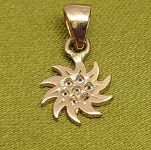 Load image into Gallery viewer, Ladies Yellow Gold 18ct (750, 18K) Small Sun Burst Diamante Pendant
