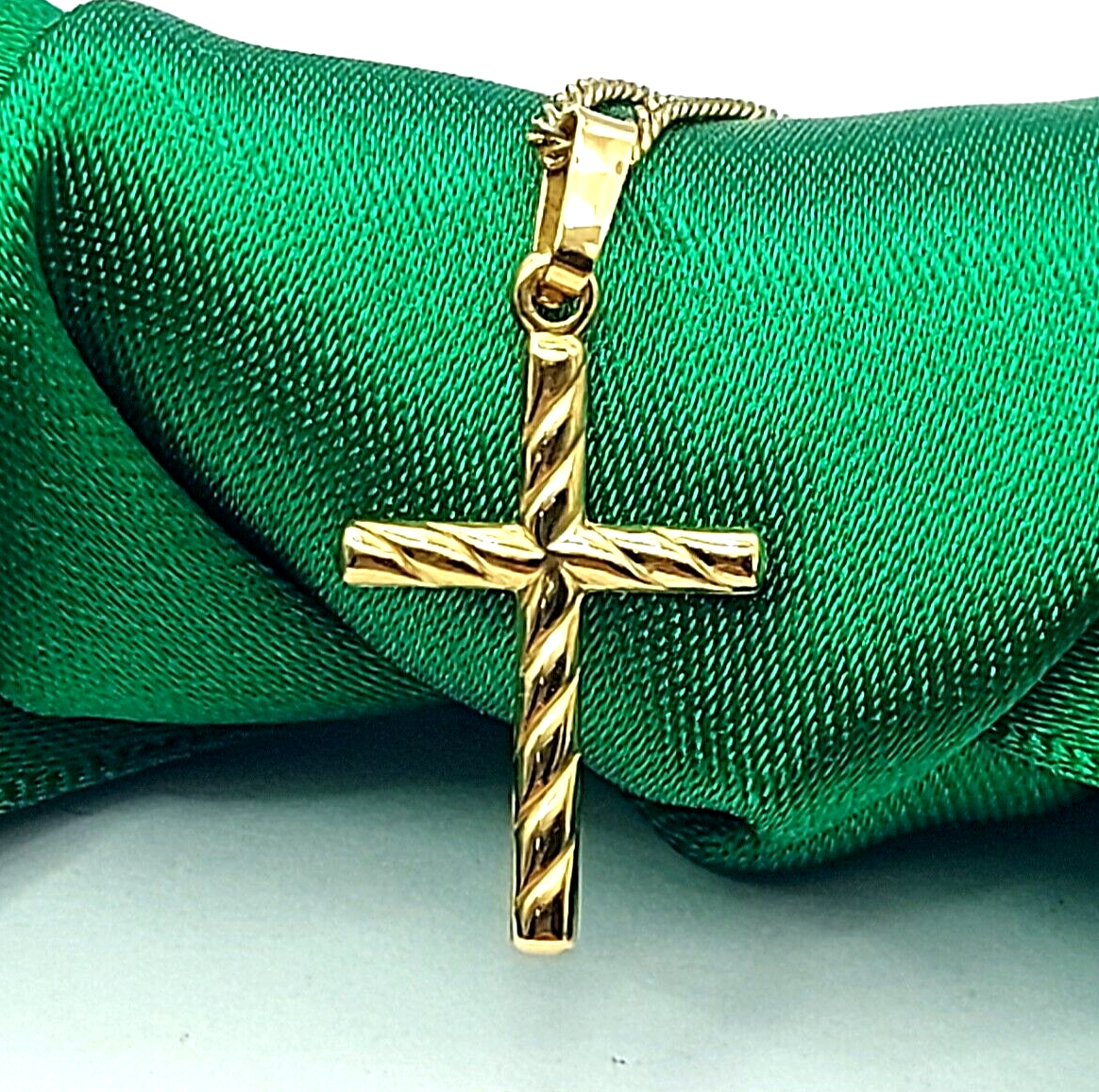 Ladies Yellow Gold 9ct (375, 9K) High Quality Twisted Design Cross Pendant