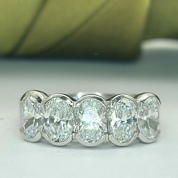Ladies Ring 9ct (375, 9K) White Gold Oval Diamante Promise Ring