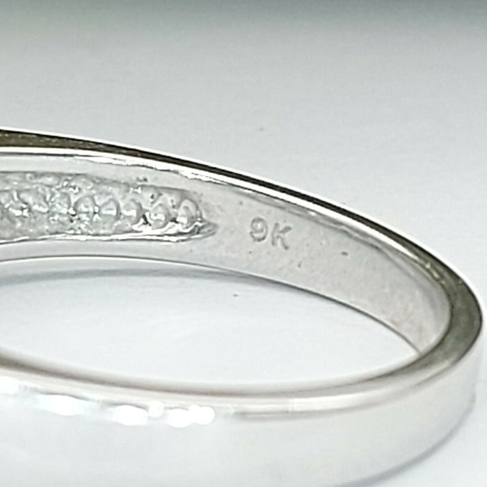 Ladies Ring 9ct (375, 9K) White Gold Oval Diamante Promise Ring