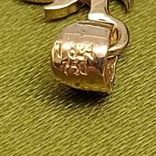 Load image into Gallery viewer, Ladies Yellow Gold 18ct (750, 18K) Small Sun Burst Diamante Pendant
