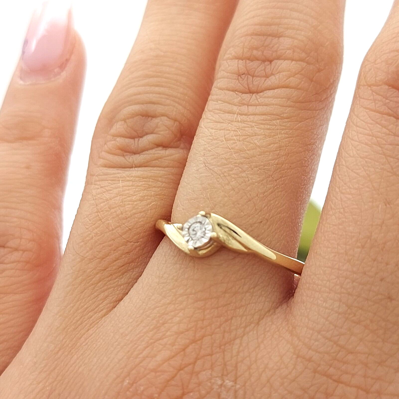 Ladies Real Yellow Gold 10ct(417, 10K) Natural Diamond Ring