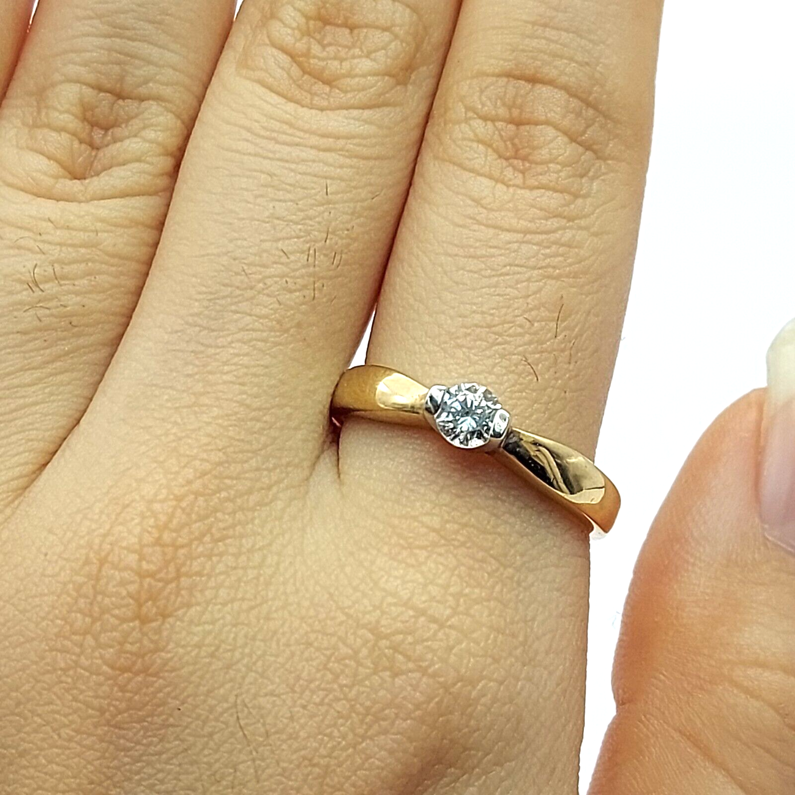 Ladies Ring 9ct (375, 9K) Yellow Gold Diamante Engagement Ring