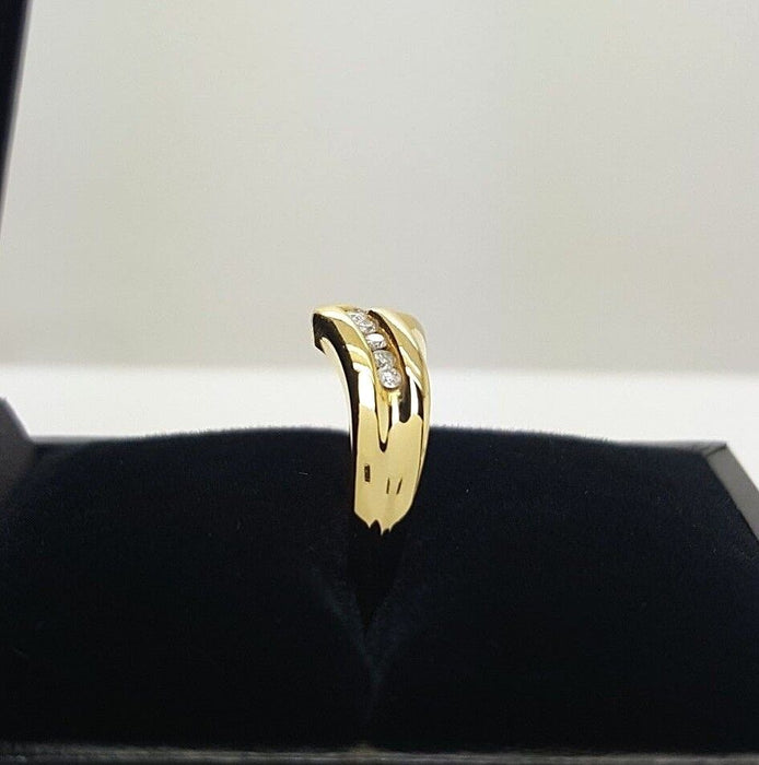 Ladies Ring 9ct (375, 9K) Yellow Gold V Shape Curve Style (0.26ct) Diamond Ring