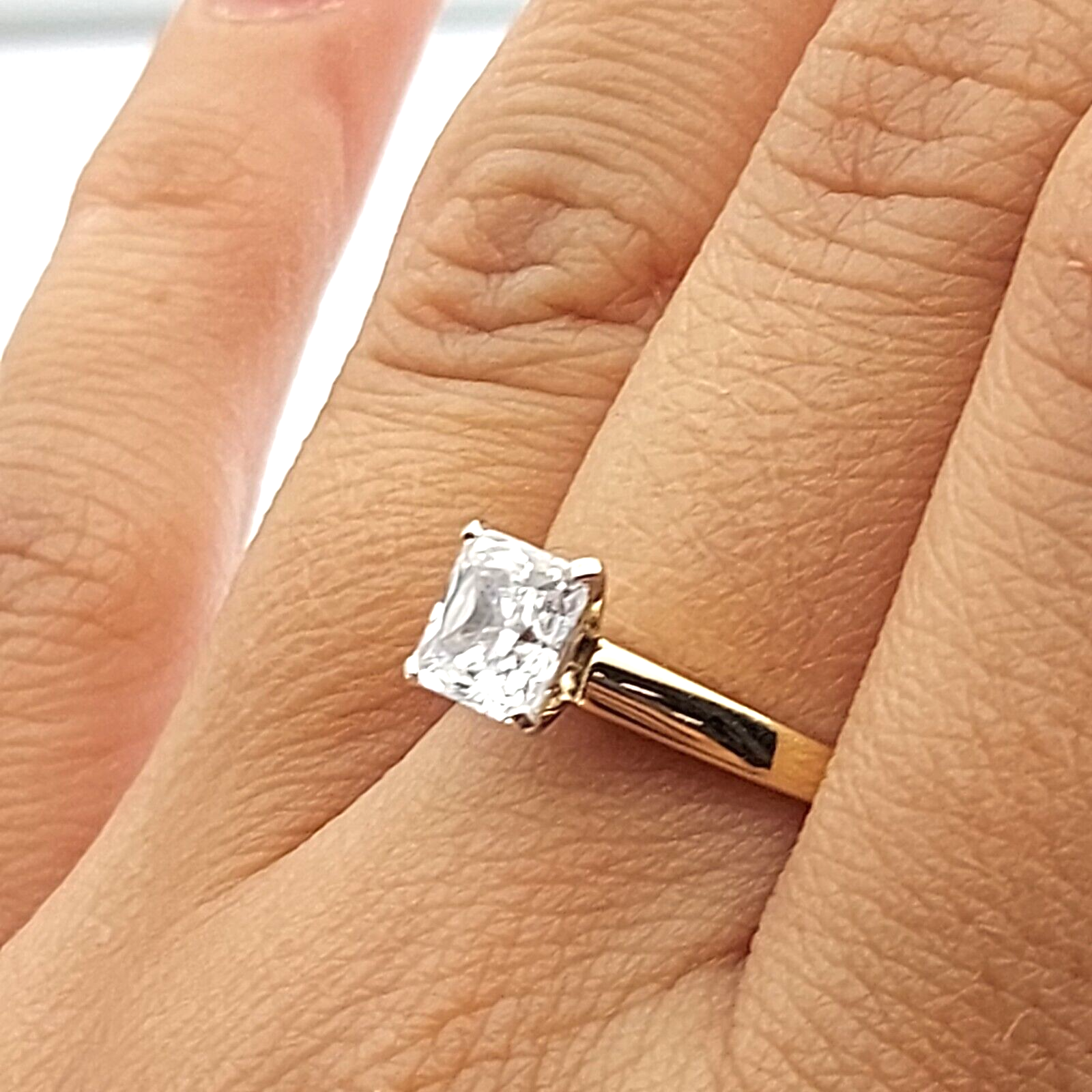 Ladies Real Yellow Gold 14ct(585, 14K) Radiant Cut Diamante Ring