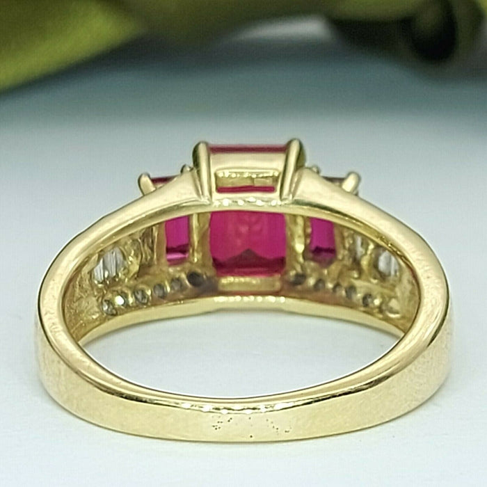 Ladies Ring 9ct (375, 9K) Yellow Gold Created Ruby & Diamond (25pts) Dress Ring