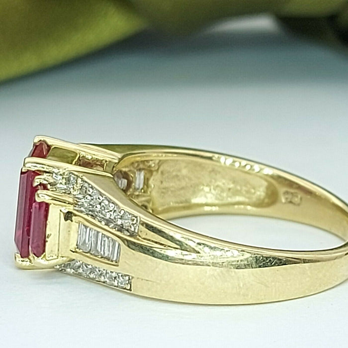 Ladies Ring 9ct (375, 9K) Yellow Gold Created Ruby & Diamond (25pts) Dress Ring