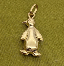 Load image into Gallery viewer, Unisex Rare 9ct (375, 9K) Unique Italian Yellow Gold Penguin Pendant
