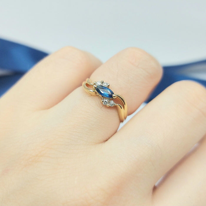 Ladies Yellow Gold 14ct (585,14k) Natural Sapphire & Diamonds (12pts) Dress Ring