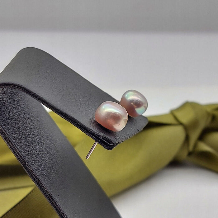 Ladies Silver (925) Silver Round Purple Pearl Stud Earrings