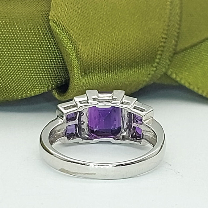 Ladies Ring 9ct (375, 9K) White Gold Natural Amethyst & Diamond(8pts) Dress Ring