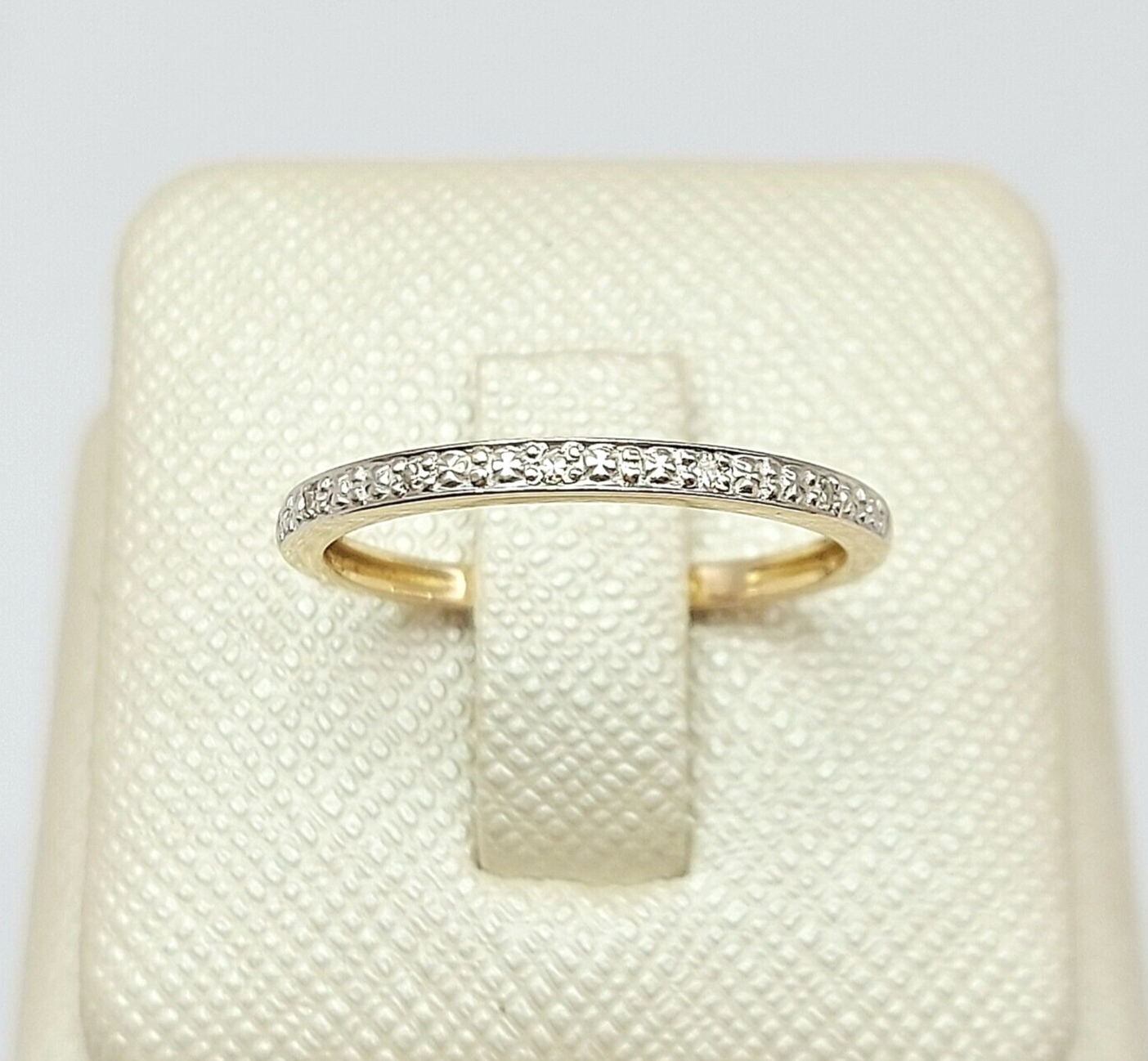 Ladies Yellow Gold 9ct (375, 9k) Natural Diamond Chips & Cross Design Ring
