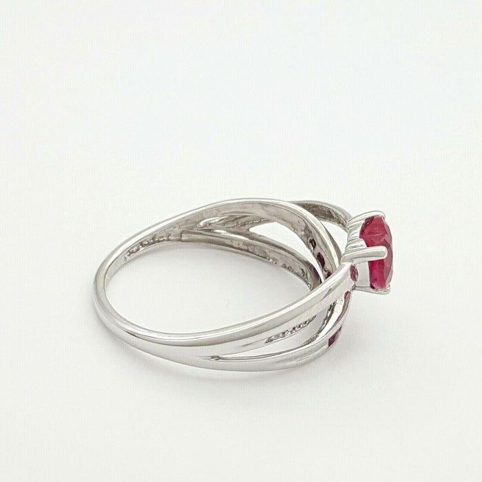 Ladies Ring 9ct (375,9K) White Gold Created Ruby & Diamond Chip Heart Dress Ring